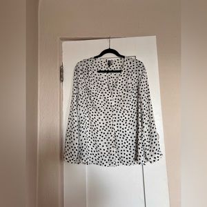 H&M White and Black Polka Dot Button-up Blouse